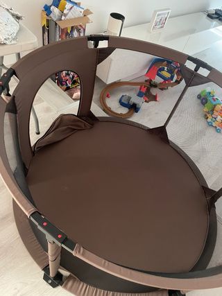 Parque infantil plegable marrón