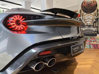 Aston Martin Vanquish Zagato Speedster