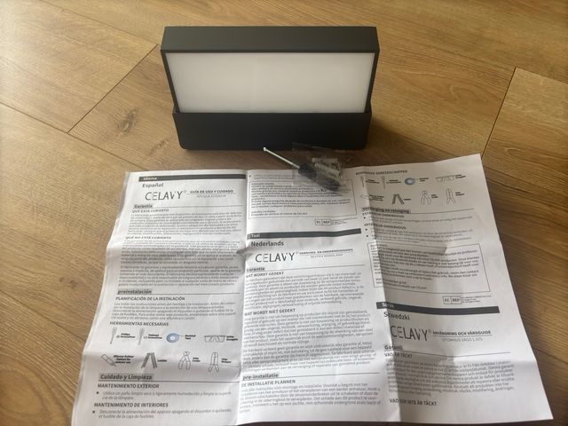 Lampada da parete LED CELAVY nera e argento