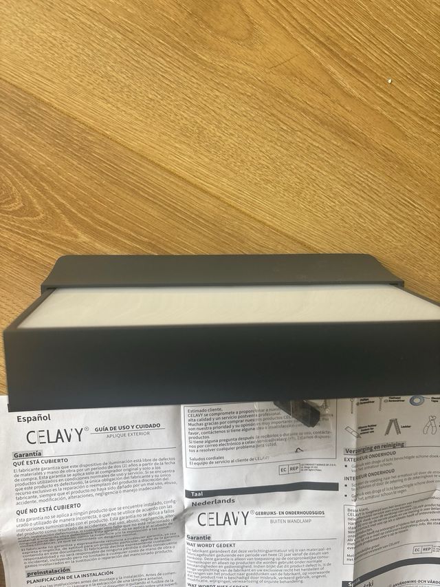 Lampada da parete LED CELAVY nera e argento