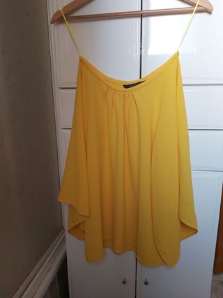 Camiseta Amarilla Zara