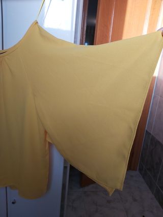 Camiseta Amarilla Zara
