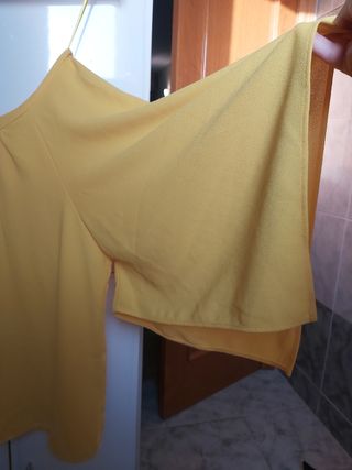 Camiseta Amarilla Zara