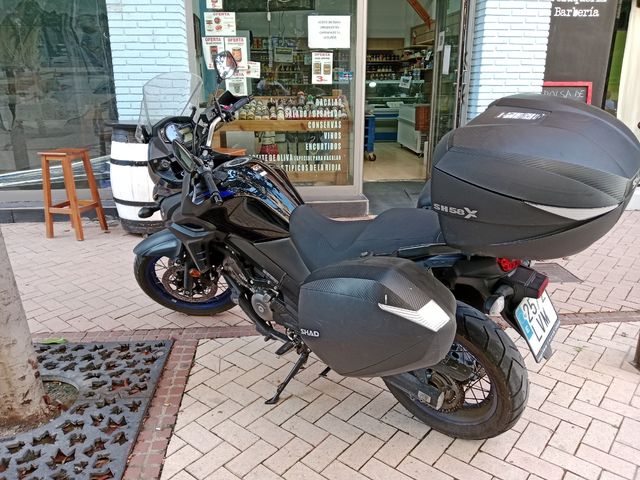 Suzuki V-Strom 650 + Shad