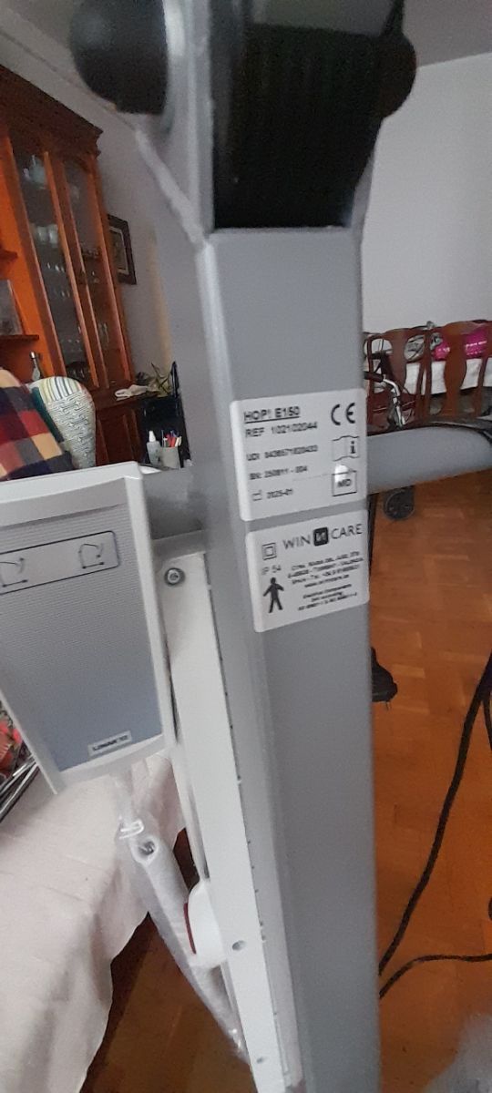 Grúa eléctrica hospitalaria. En garantia