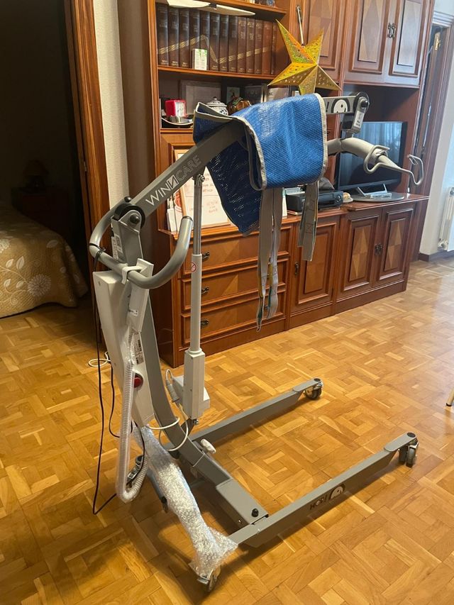 Grúa eléctrica hospitalaria. En garantia