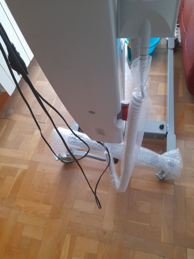 Grúa eléctrica hospitalaria. En garantia