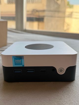 Mini PC CHUWI blanco