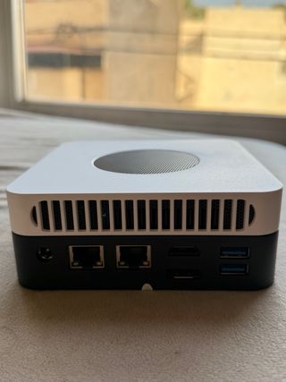 Mini PC CHUWI blanco