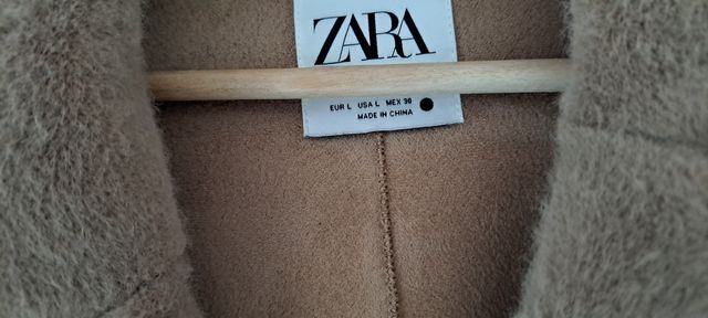 Abrigo Zara pelo beige - largo