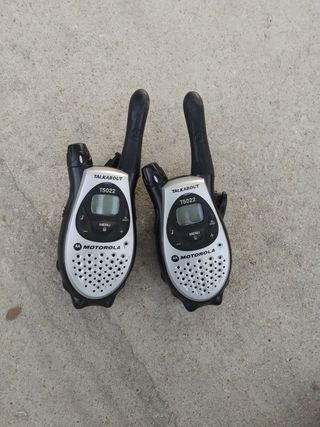 Motorola Talkabout T5022 Walkie Talkies x2