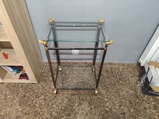 Mesa cristal y metal