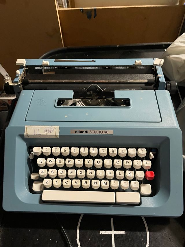 Olivetti Studio 46 - Máquina de escribir