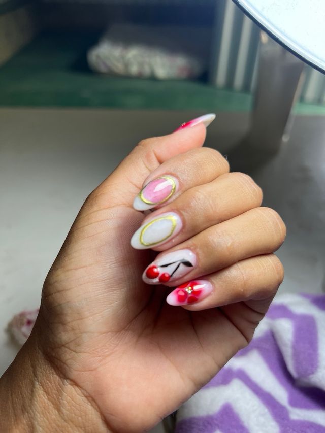 MANICURISTA PROFECIONAL 
