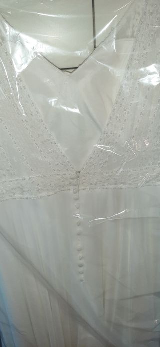 Vestido novia blanco con pedrería 