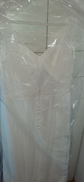 Vestido novia blanco con pedrería 