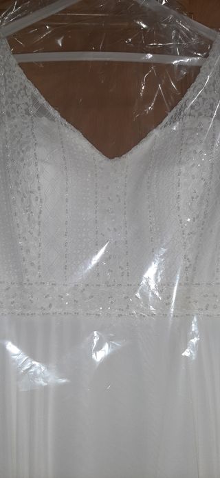 Vestido novia blanco con pedrería 