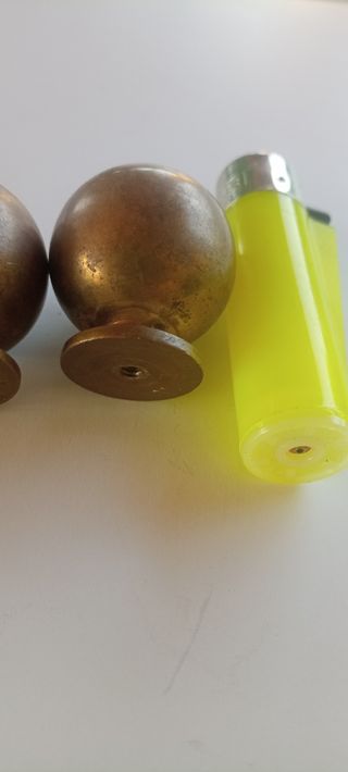 2 Pomos bronce antiguos