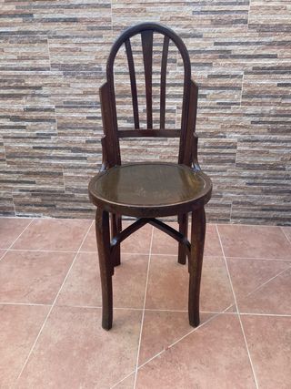 Silla mocholli madera marrón antigua