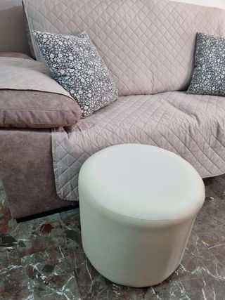 Puf beige piel sintética