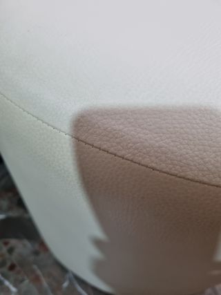 Puf beige piel sintética