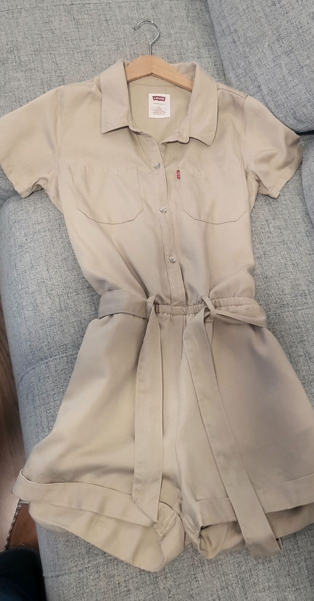 Mono Levi's beige niña corto talla 12 años