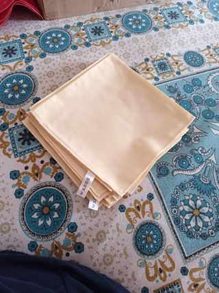 8 Servilletas amarillas de tela