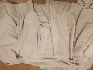 Ropa mesa camilla beige