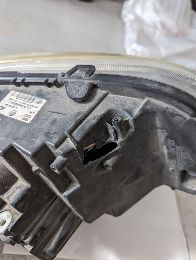 Faro Fiat Doblo 2015- izquierdo