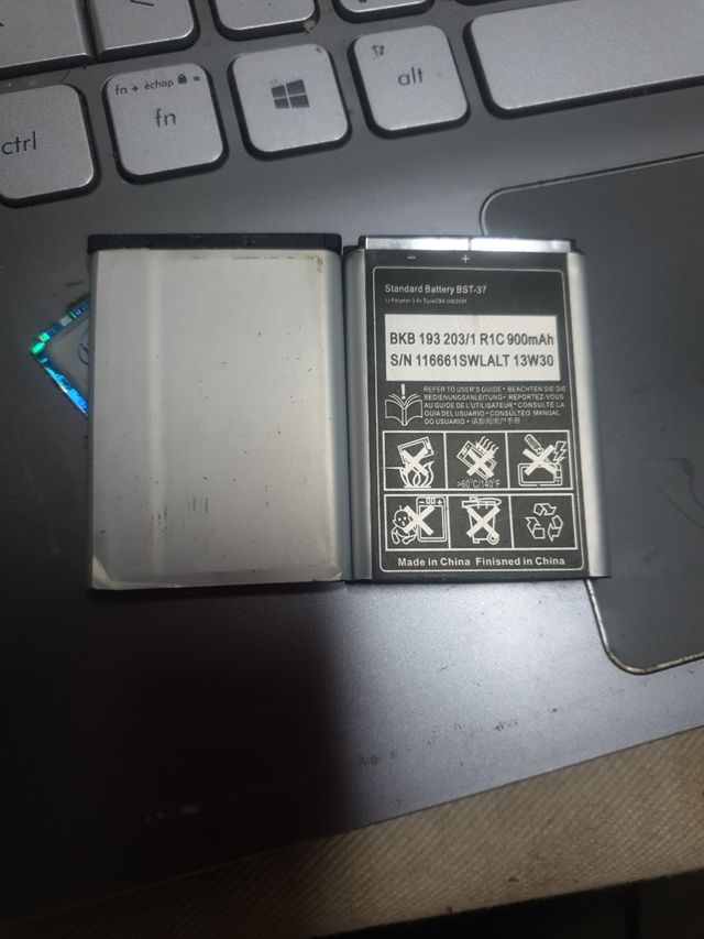 2 Baterías Sony BST-37 bst37