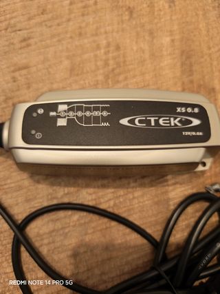 Cargador mantenedor CTEK XS 0.8 - Moto & Coche