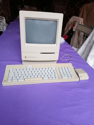 Macintosh Classic - Ordenador Apple antiguo