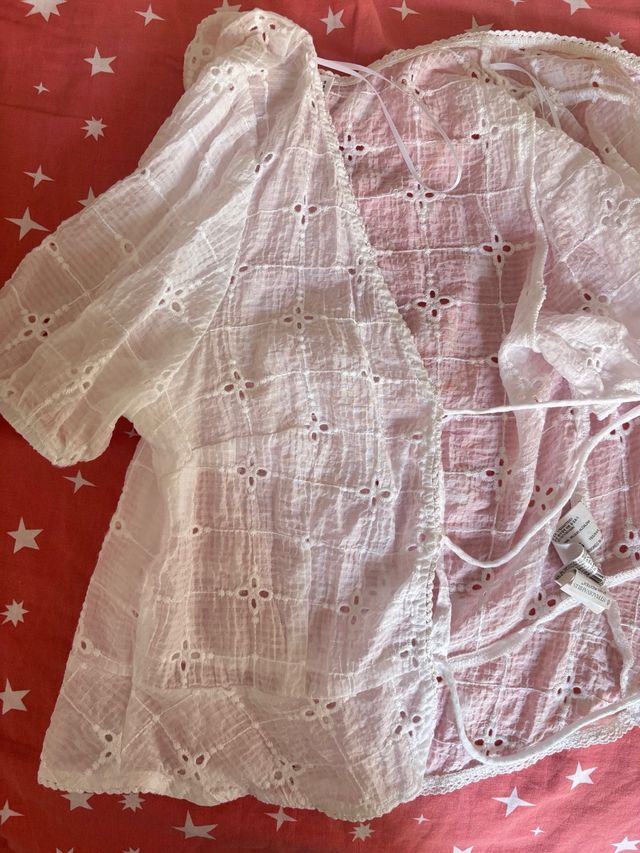 Blusa blanca de encaje