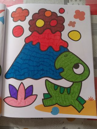 Disegno colorato: vulcano & dinosauro