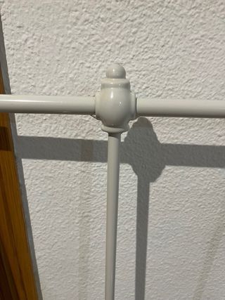 Cabecero cama 90cm blanco de tubos de metal.