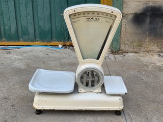 Báscula Mobba antigua esmaltada