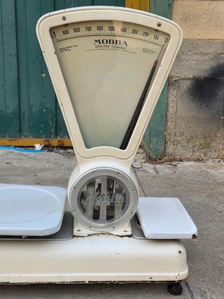 Báscula Mobba antigua esmaltada