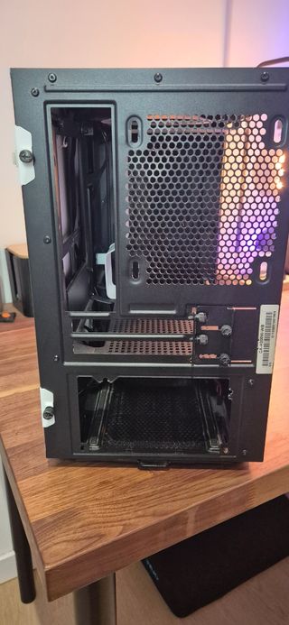 Caja PC NZXT H210i