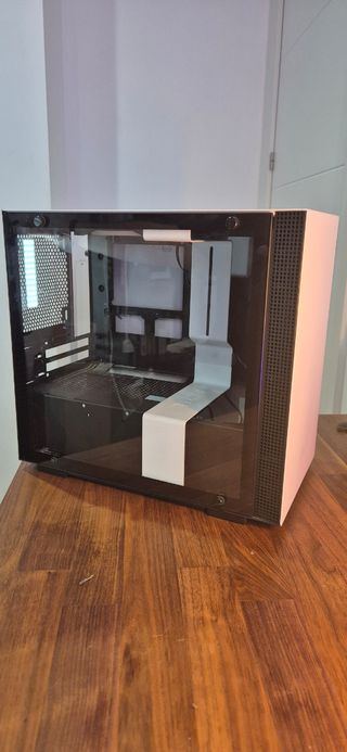 Caja PC NZXT H210i