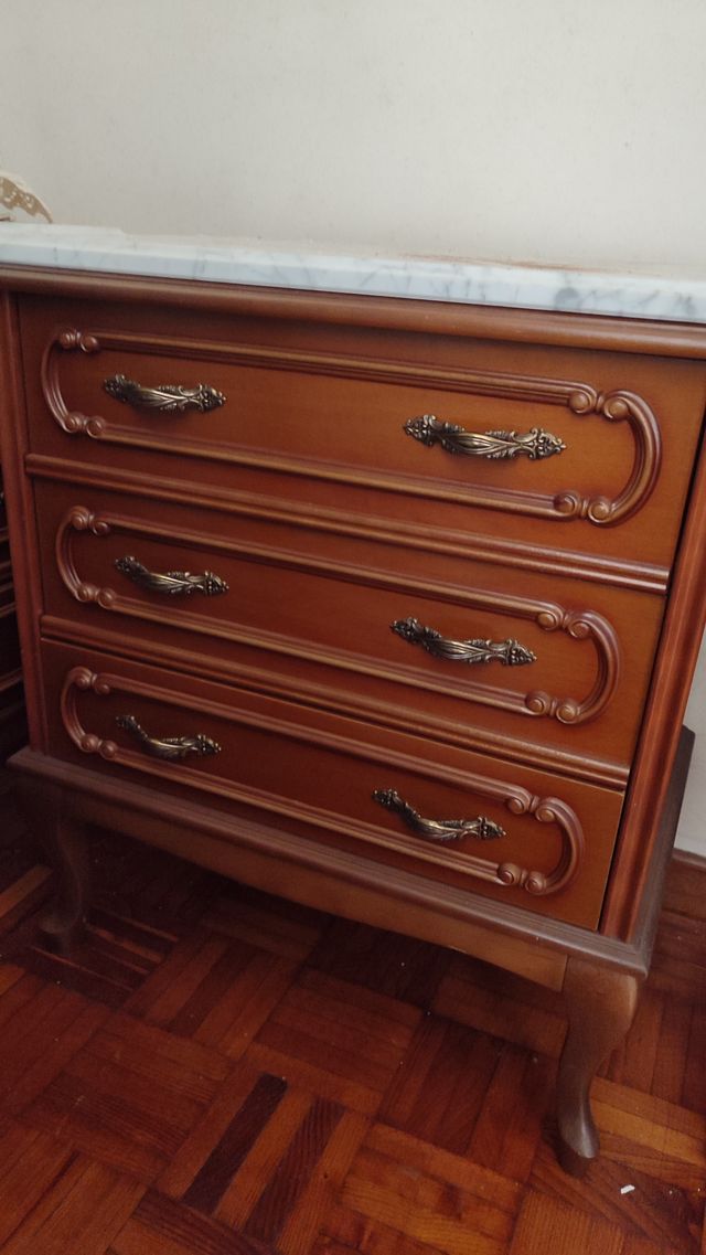 Cómoda y 2 Mesillas de noche mármol 