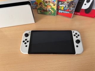 Nintendo Switch OLED blanca + 3 juegos