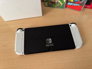 Nintendo Switch OLED blanca + 3 juegos