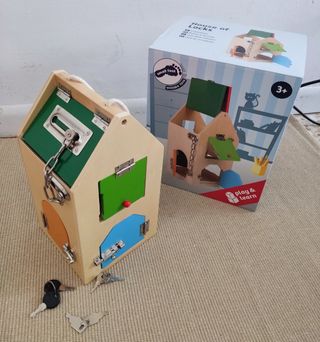 Casa de cerraduras de madera Small Foot