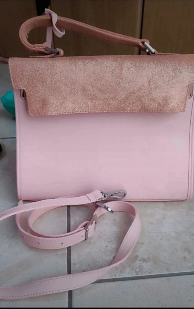 Borsa a tracolla rosa cipria con dettaglio glitter