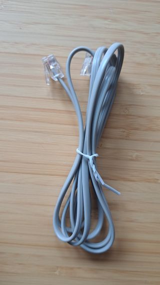 Cables: Ethernet, RCA, teléfono