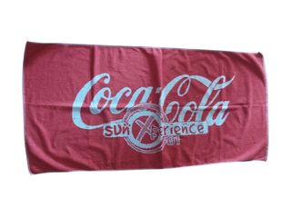 Toalla Coca-Cola roja