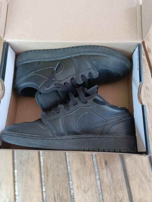 Zapatillas Jordan 1 Low negras 35,5