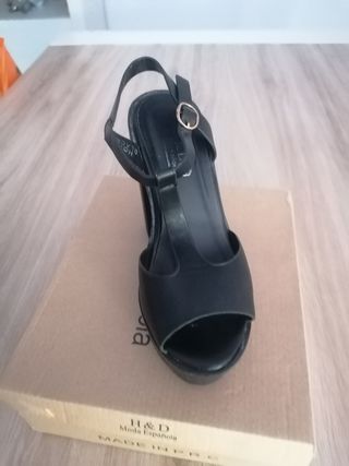 Zapatos tacón negro,en su caja original, número 36