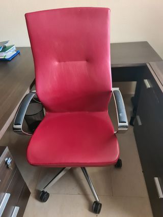 Sillón oficina piel roja