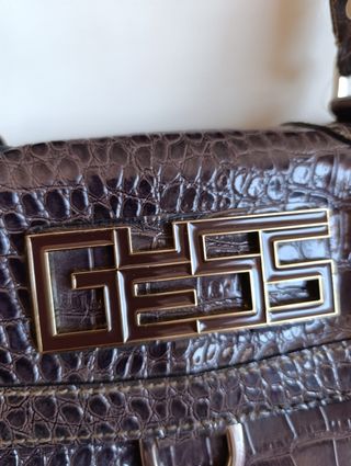 Bolso Guess morado oscuro -marron Edición limitada
